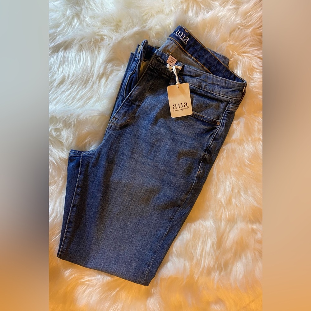 a.n.a. A New Approach Women High-Rise Curvy Skinny Jeans.